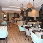 Logis Hotel- Restaurant La Renaissance ホテル バカラ