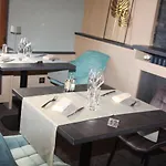 Logis Hotel- Restaurant La Renaissance ホテル 3*