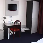 Logis Hotel- Restaurant La Renaissance ホテル バカラ