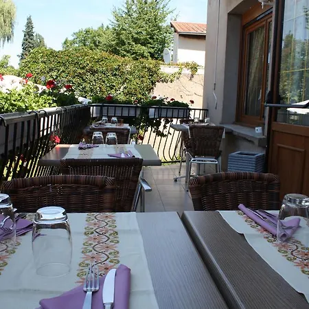 La Renaissance 3*