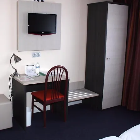 La Renaissance Hotel 3*