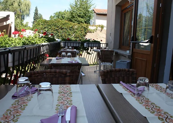 Logis Hotel- Restaurant La Renaissance 3*
