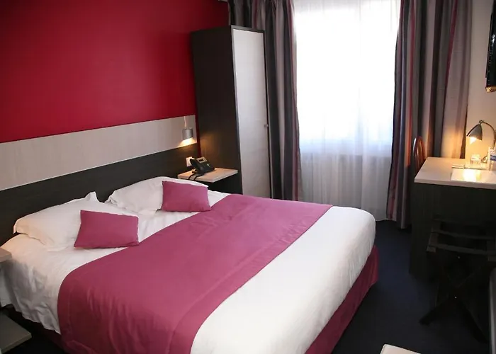 Logis Hotel- Restaurant La Renaissance 巴卡拉