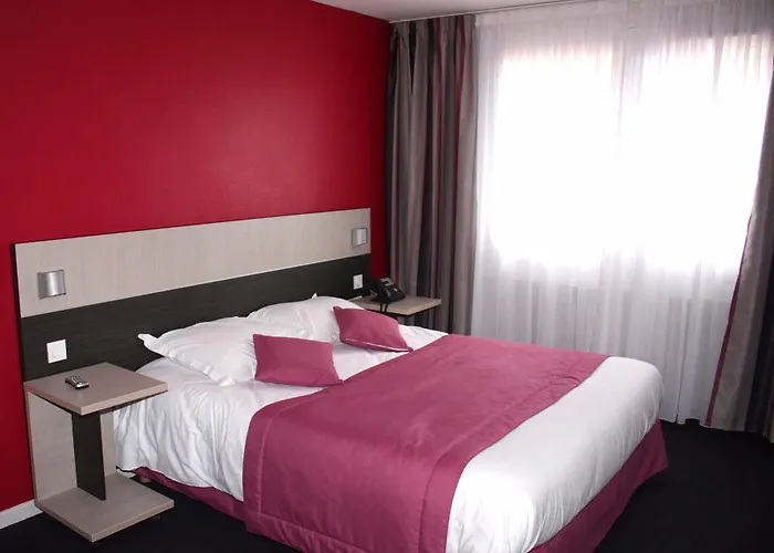 酒店 Logis Hotel- Restaurant La Renaissance 巴卡拉