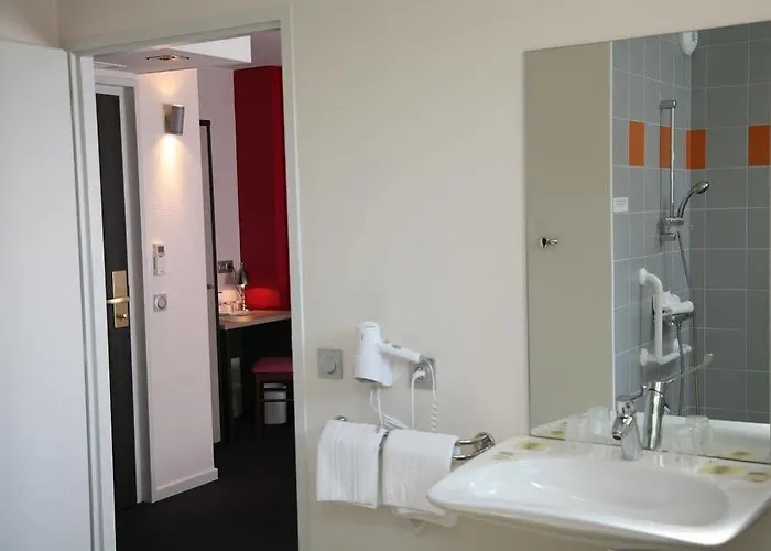 Logis Hotel- Restaurant La Renaissance 酒店 3*